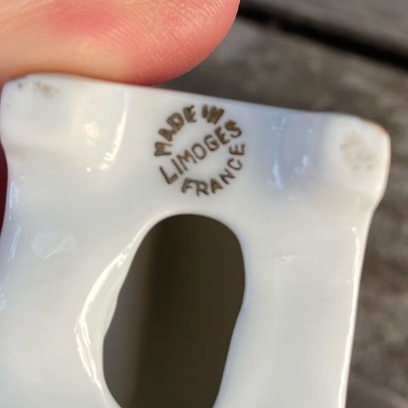 Limoges set of seven miniature furniture - Picture 10 of 15